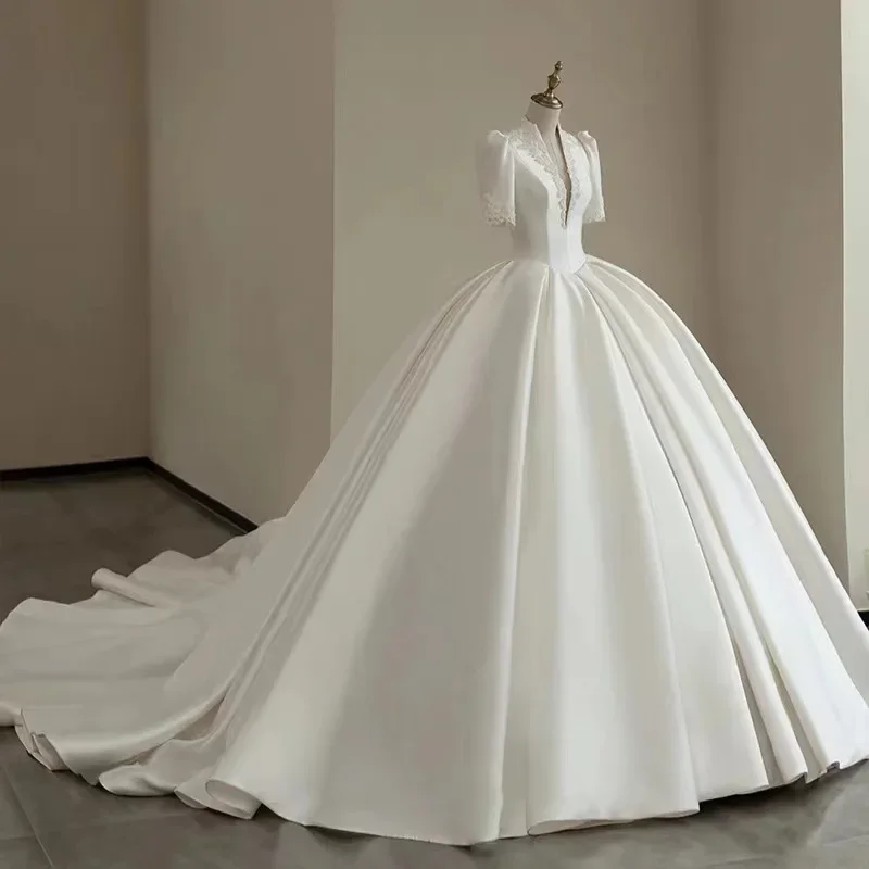 

Customized 2025 Short Sleeves Wedding Dresses Zipper Back Princess Vestidos De Novia Beading Appliques Vintage Bridal Gowns