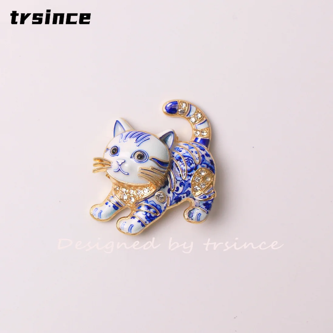 Vintage Chinese Blue White Porcelain Floral Brooches Cute Animal Series Dragon Kitten Bird Crab Lapel Pins Clothing Accessories view 5