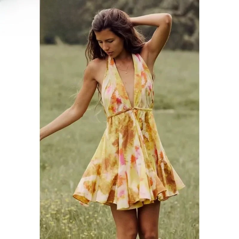 فستان قصير مثير بفتحة رقبة على شكل V عميقة بدون ظهر لصيف 2024 فستان نسائي عصري معلق على شكل خط عنق للتنقل بدون أكمام مادة أخرى #2