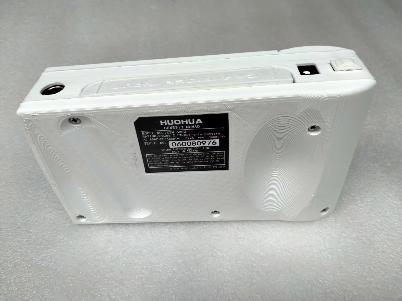 وحدة تحكم ألعاب محمولة مطبوعة ثلاثية الأبعاد من جينيسي نوماد وحدة تحكم ألعاب بطاقة MD