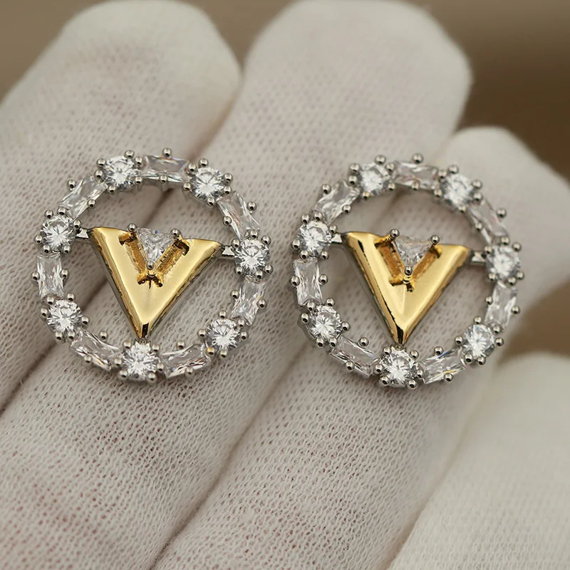 New Sight Design Luxury Metal Letter V Stud Earrings for Women Fashion Brand Brand Jewelry Crystal Flower Earrings