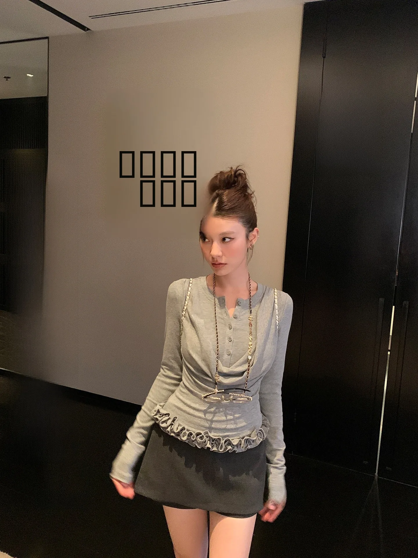 

LION nt Molecule Retro Ne Colion Color Button Slim Long Sve Knitted T-irt Women's Faion Casual Top