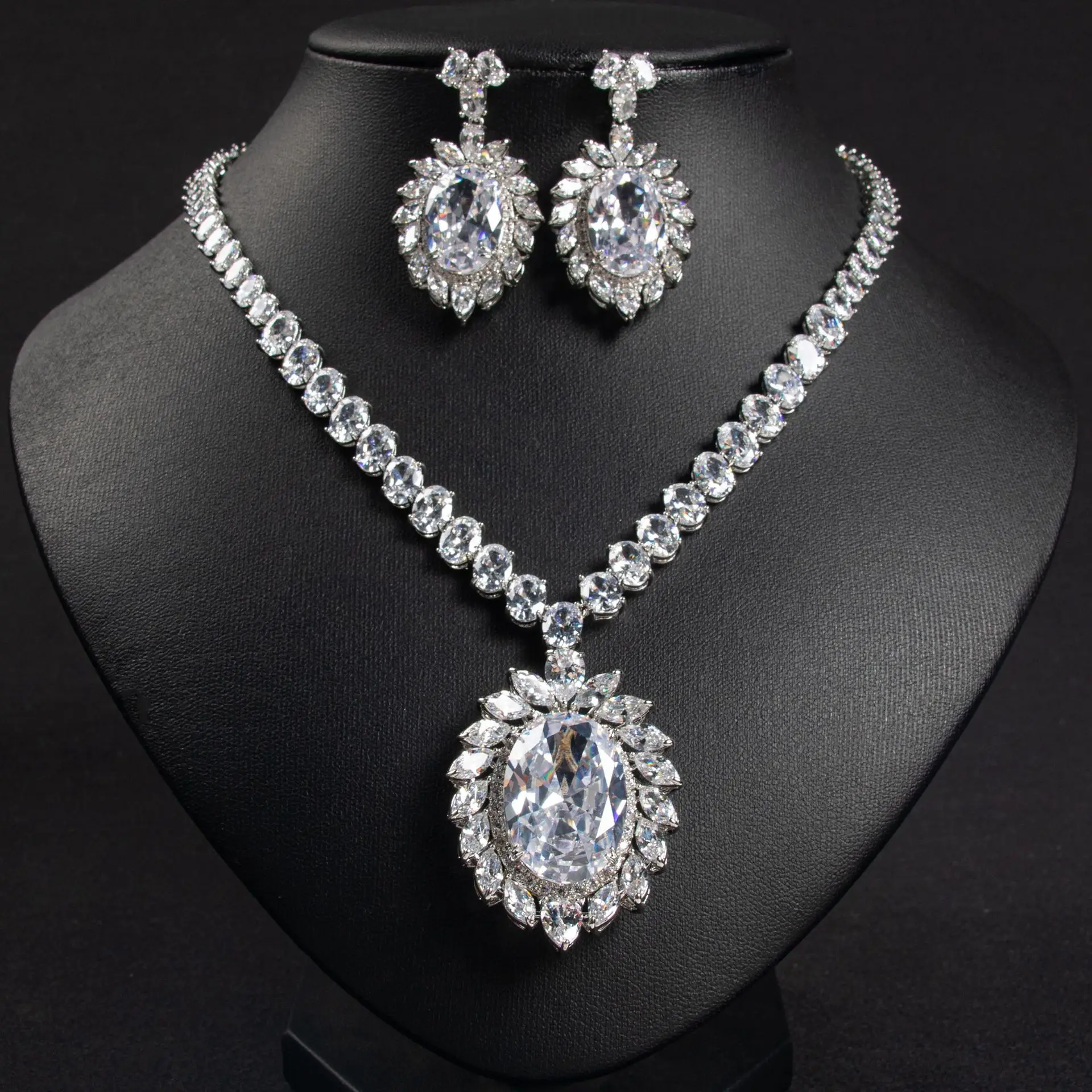 HIBRIDE New Minority Temperament White Necklace Earring Set Light Luxury Women's Holiday Wedding Daily Gift Jewelry S-1136