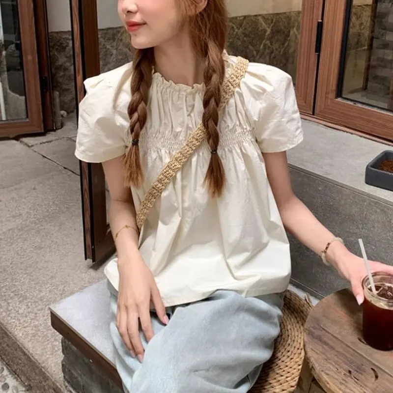 シャーリング無地シャツ女性服甘い半袖夏フレンチスタイルカジュアルひだルーズ O ネックブラウス新