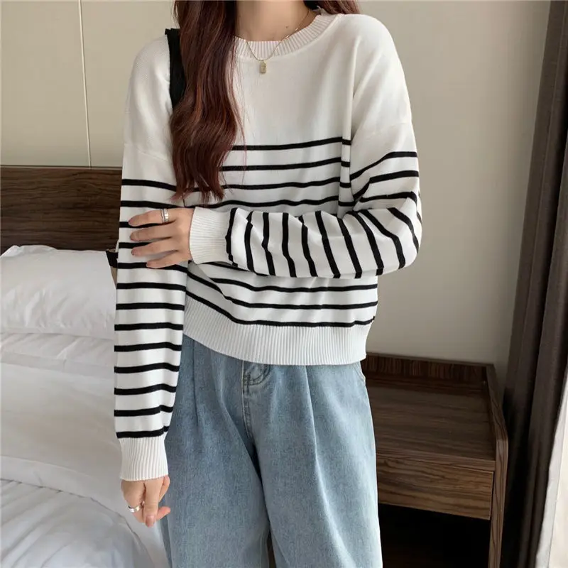 Stripe O-neck Women\'s Knitted Sweater T-shirt Tops Long Sleeved Loose Fitting Versatile High Quality Knitwear Youth Elegant