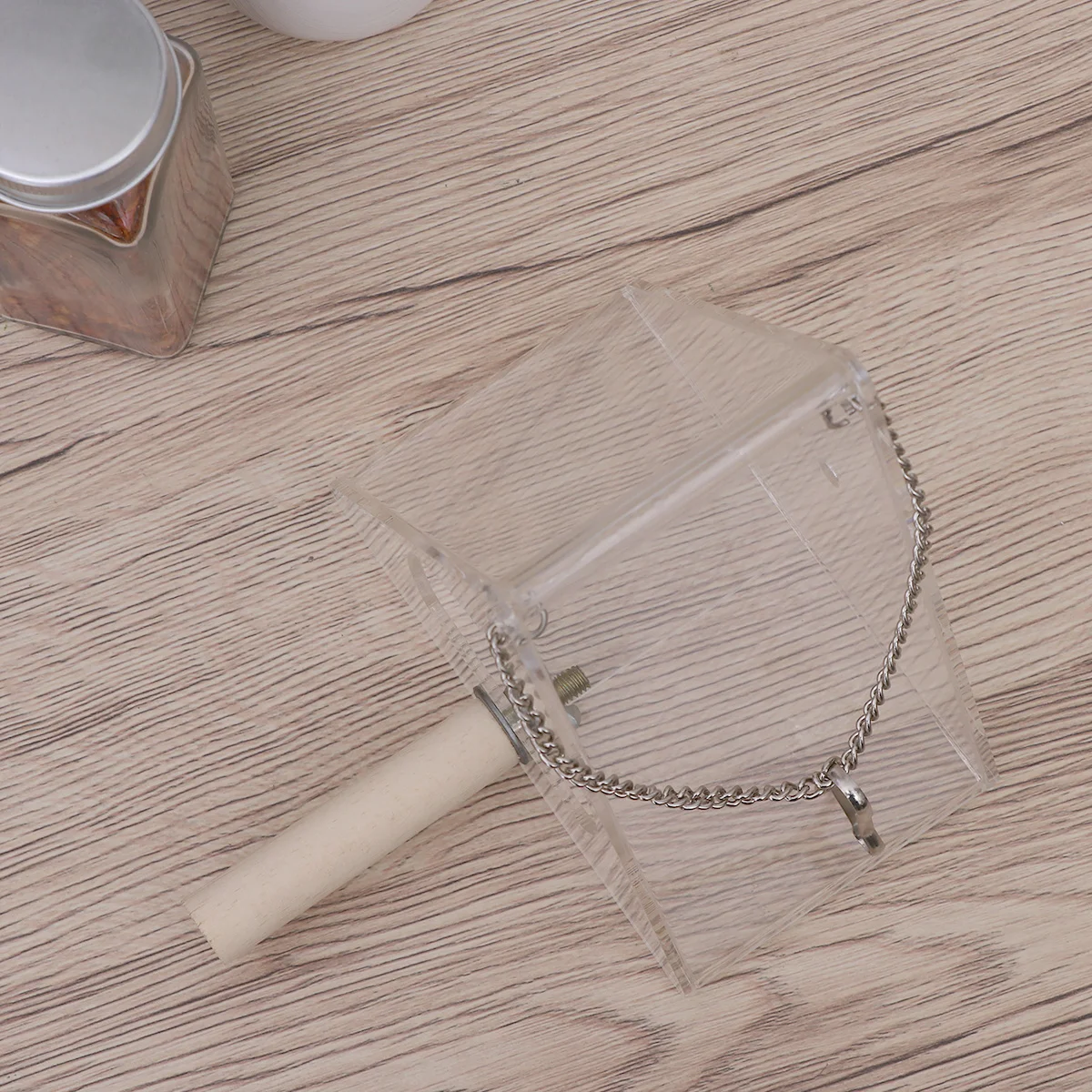 

Triangle Acrylic Bird Feeder Weatherproof Outdoor Window Mountable Drain Rainwater Design Large Capacity Transparent Squirrel