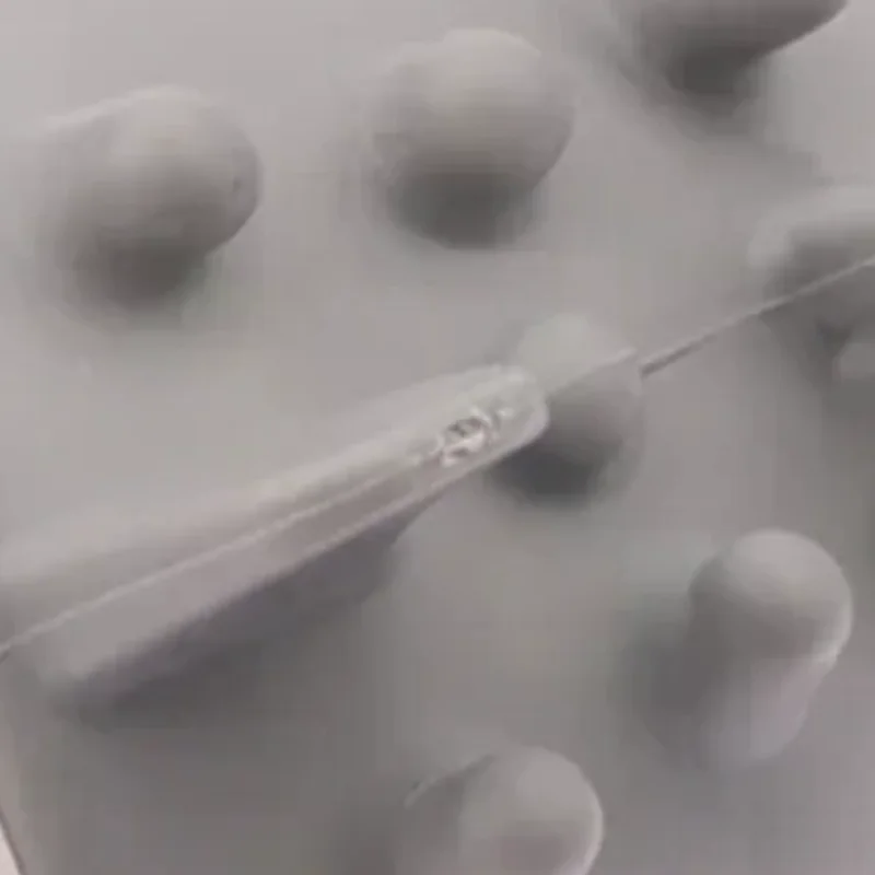 

1Pc Garlic Peeler Silicone Roller Grinder Chopper Machine Accessories For Cooking Kitchen Mini Garlic Press Home Kitchen Tools