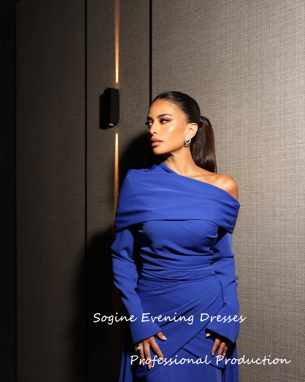 Asymetryczne sukienki wieczorowe z plisami, odkryte ramiona, modne sukienki na przyjęcia, sukienki na imprezy do kostek.