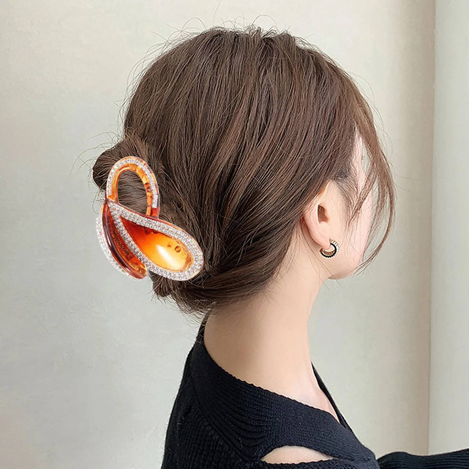 

Elegant Rhinestone Hair Claw M Brown Women's Jaw Clip Secure Grip Long-Lasting Hair Accessory Festive Gift for Holiday Parties