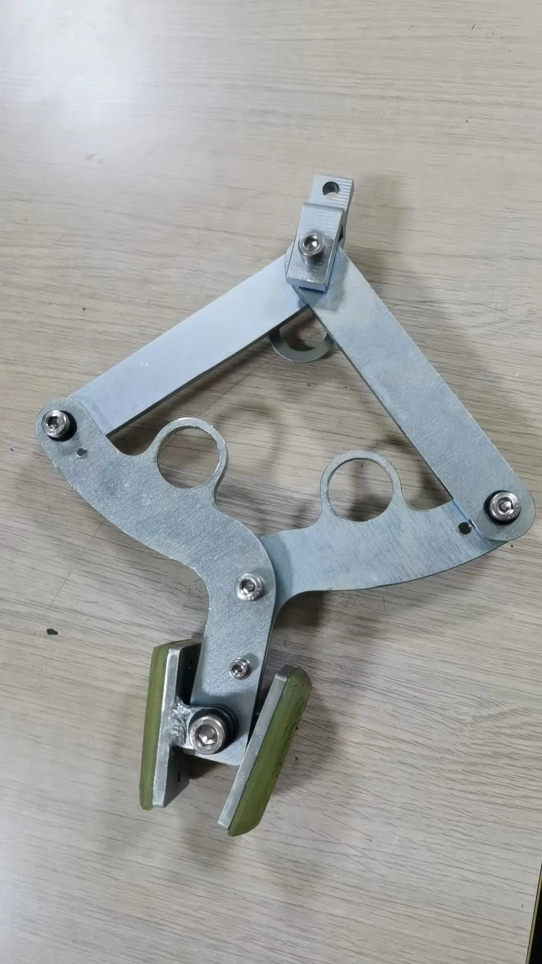 قابض قطعة العمل لتصنيع المعادن ذات المؤثر النهائي #4