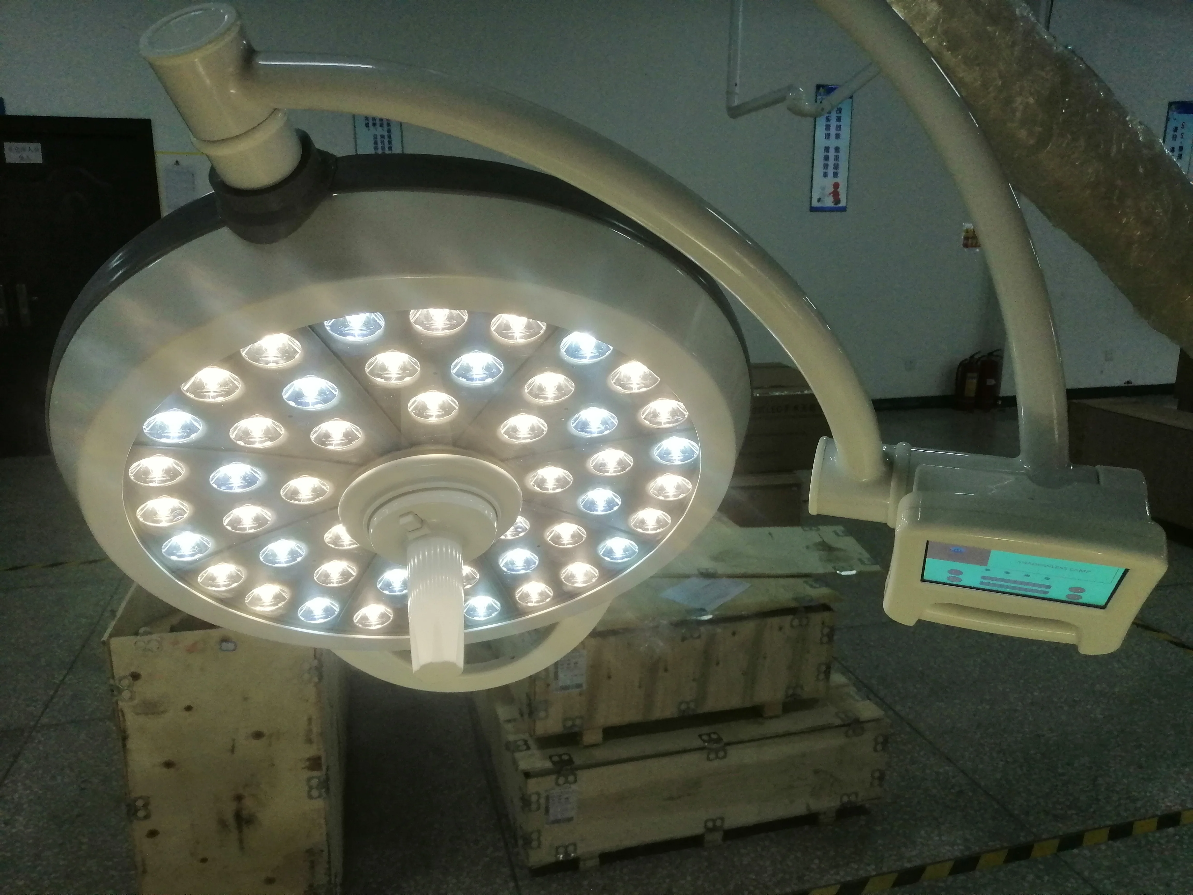 LED Surgery Shadowless Operating Surgical Ot Lamp Portable Operation Theatre OT Light Single Head Mobile Lamp