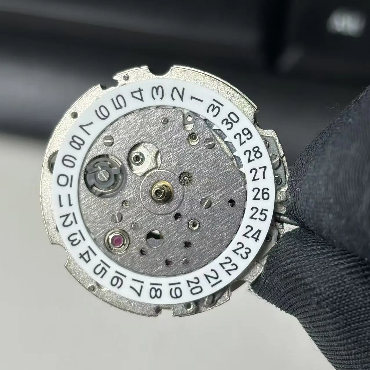 

Japan Miyota 8215 Automatic Watch Movement 21 Jewels High Accuracy Replacement Watch Mechanism Tool Parts for 8215 Movement