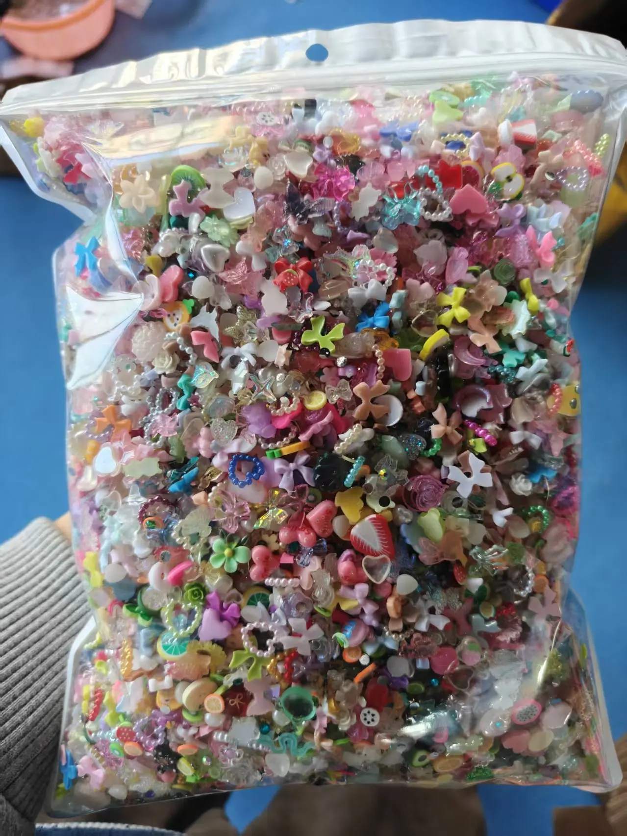 300g  (Approx. 5000pcs) 3D Resin Nail Art Charms - Heart, Butterfly, Floral Designs   Pedicure Decorations for DIY Nail Designs