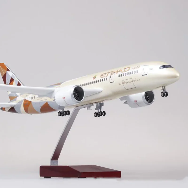 47CM 1/130 Scale Airplane Boeing B787 Dreamliner Aircraft ETIHAD Airlines Model W Light and Wheels Diecast Plastic Resin Plane