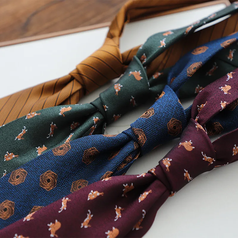 Nuevos corbatas formales de poliéster Jacquard de 8CM, corbatas rojas y marrones, corbata informal de dibujos animados para hombre, corbata para traje, accesorios para banquete y fiesta de boda