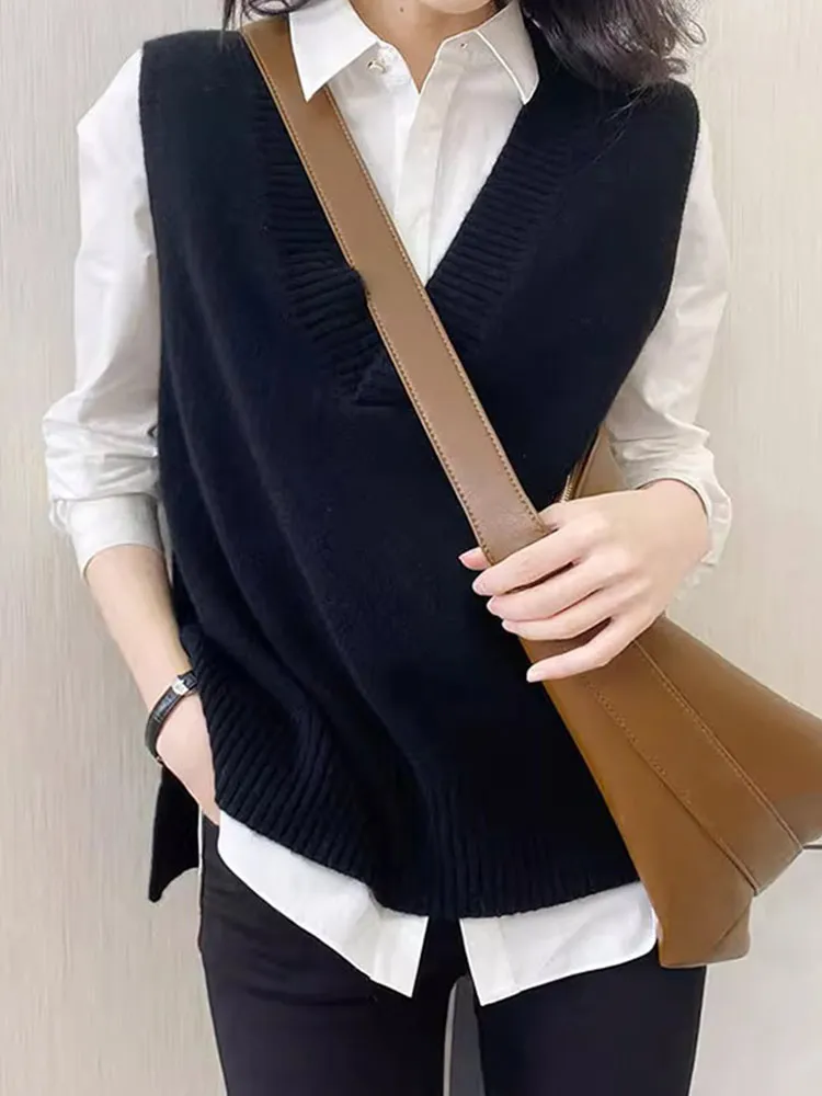 편안한 니트 V 넥 민소매 조끼 캐주얼 루즈핏 솔리드 컬러 스타일 연령을 초월하는 세련된 레이어링 탑