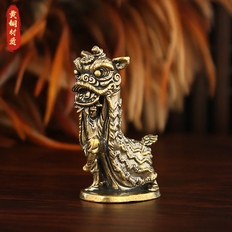 Brass Chinese dance, a trendy and auspicious design featuring a lion awakening from its hibernation, a pure copper tea orna
