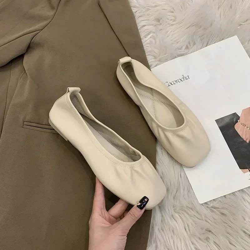 Damen-Ballerinas aus weichem Leder, bequeme Slipper mit eckiger Zehenpartie, Modell 2026, Street-Style, lässige Alltags- und Freizeitschuhe, Slipper – Detail 4