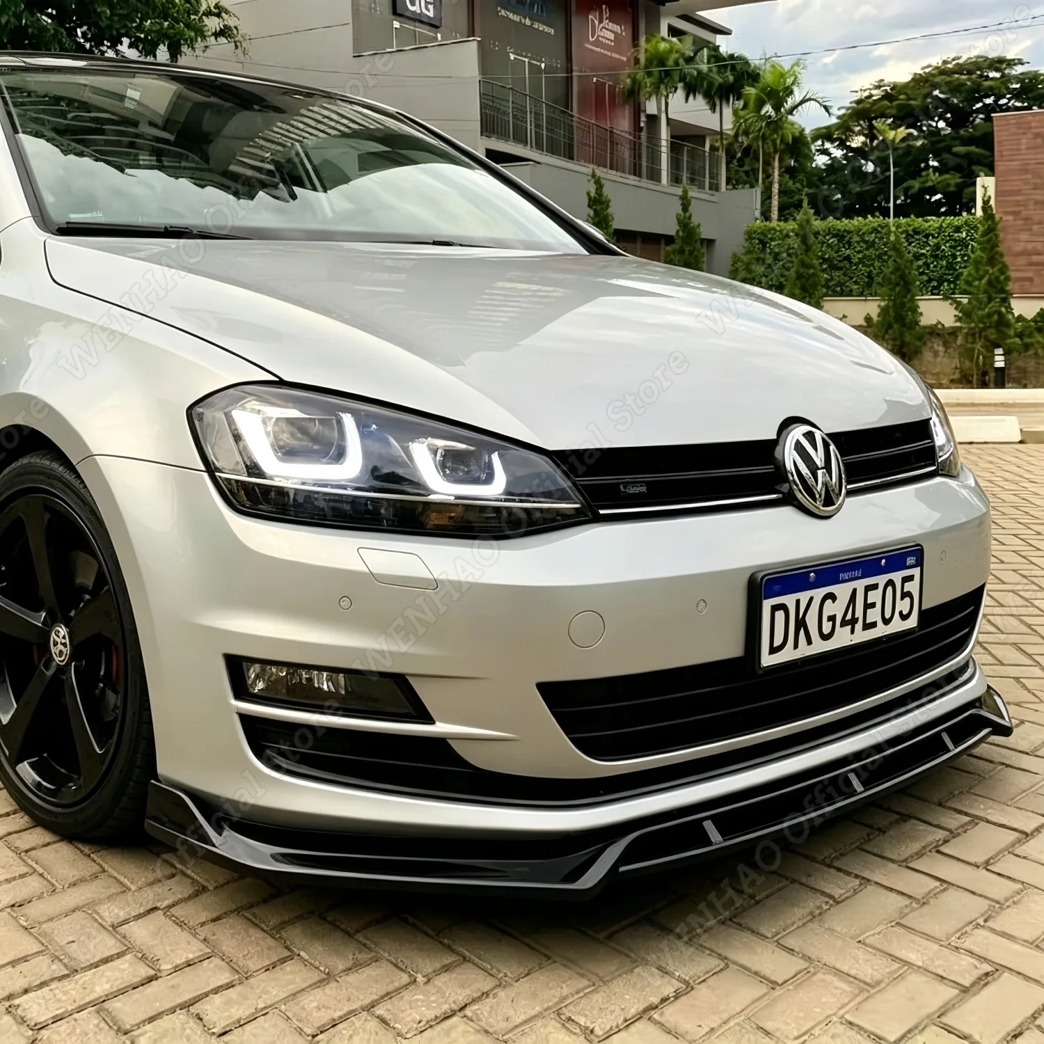 3 szt. Czarne błyszczące dokładki/spoilersy na przedni zderzak do VW Golf 7 Mk7 TDI TSI TGI E-Golf Variant Standard 2012-2020, tuningowe bodykity
