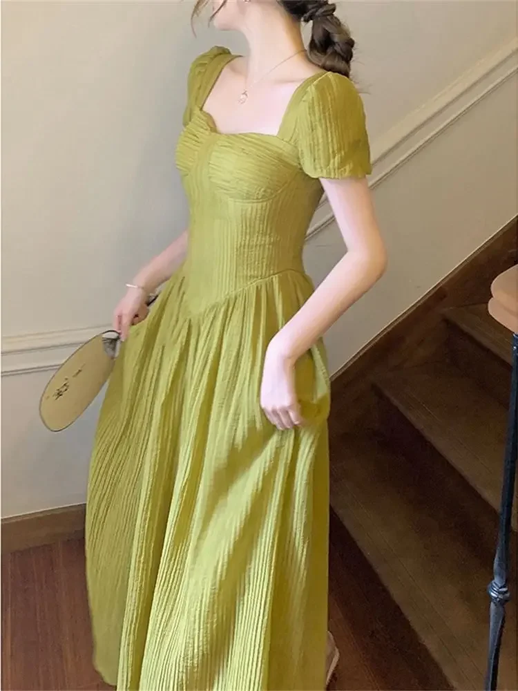 فساتين متوسطة الطول خضراء للنساء فستان نسائي قصير الأكمام أنيق فاخر جديد للبيع ملابس على الطراز الكوري تتميز أنيقة