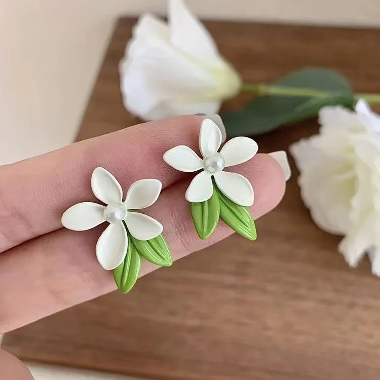 Single Layer White Flower Earrings Green Leaf Five Petal Petals Blooming Gardenia Stud Earrings Trendy Cute Sweet Party Jewelry