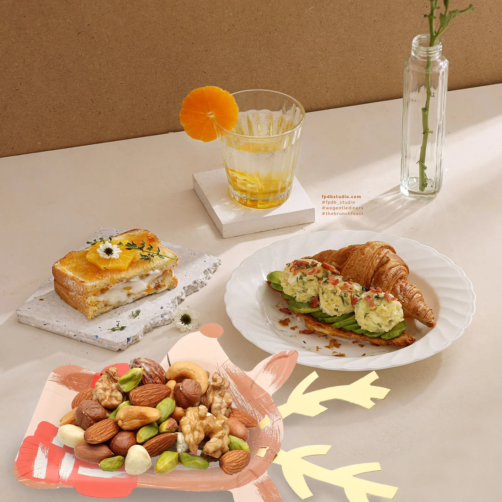 

8pcs Antler Paper Plate Christmas Theme Sturdy Snack Tray Food Dessert Container Separable Nut Candy Dish for Home Restaurant
