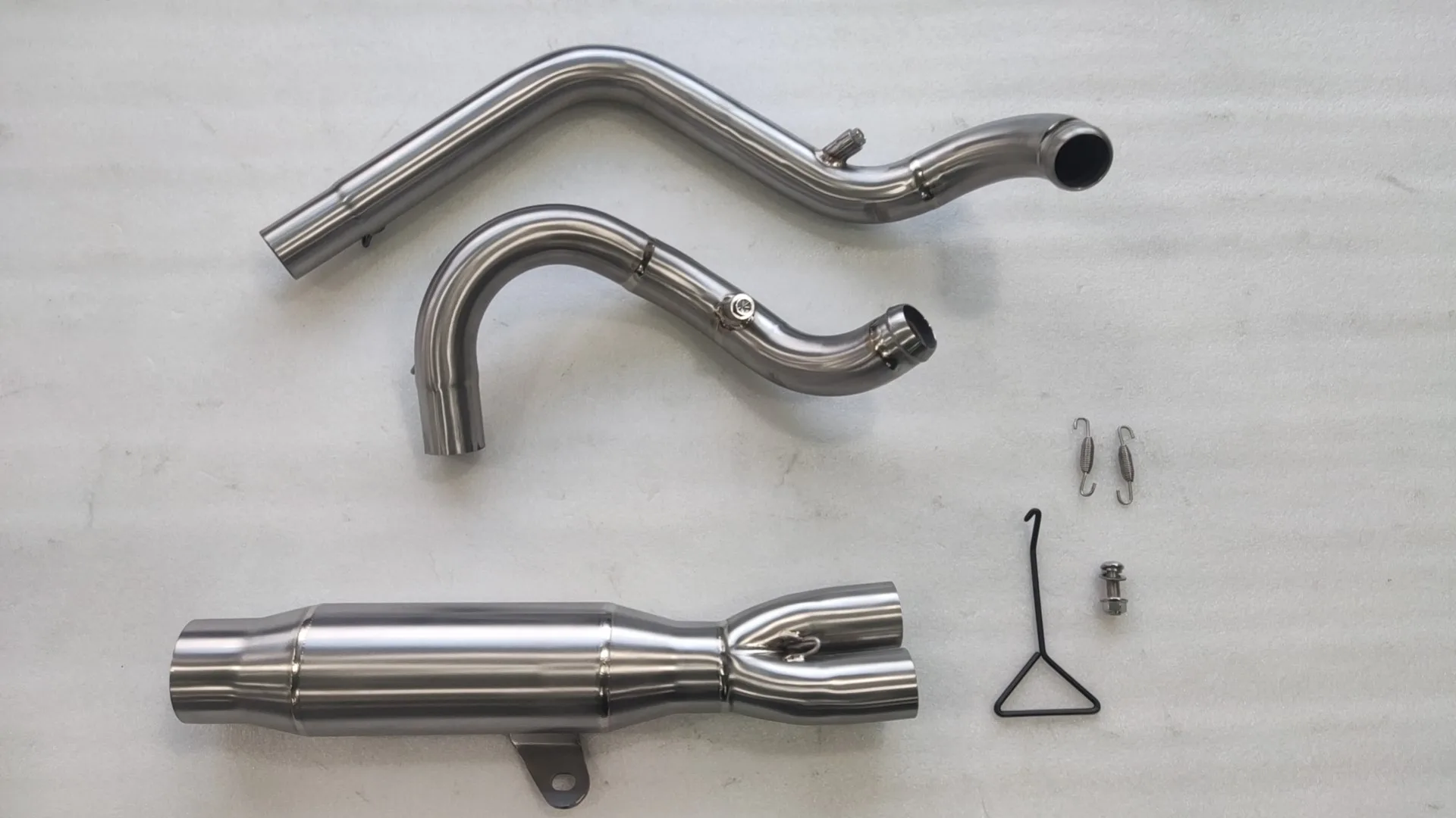 Factory Direct Selling Titanium Stainless Steel Motorcycle Exhaust Muffler Pipe System for 650cc Sport & Naked Bike, Escape