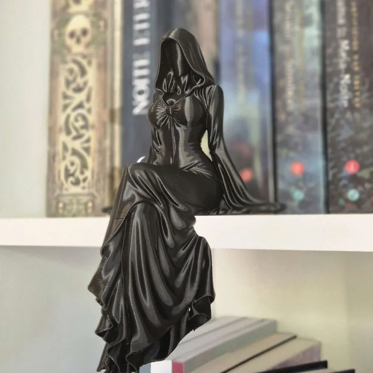 Mystery Hooded Woman Figurine Set Black Robe Faceless Girl Desktop Ornament, Gothic Witch Resin Sculpture