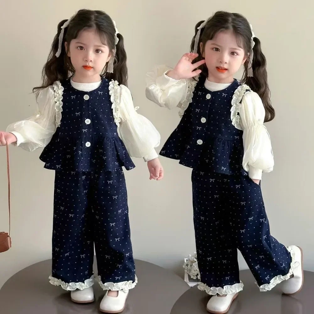 Marineblaues Kleidungsset für kleine Mädchen im Alter von 1-5 Jahren mit Schleifenmuster, Frühlings- und Herbst-Langarm-Oberteil, Weste und Hose, lässiges dreiteiliges Set – Detail 1