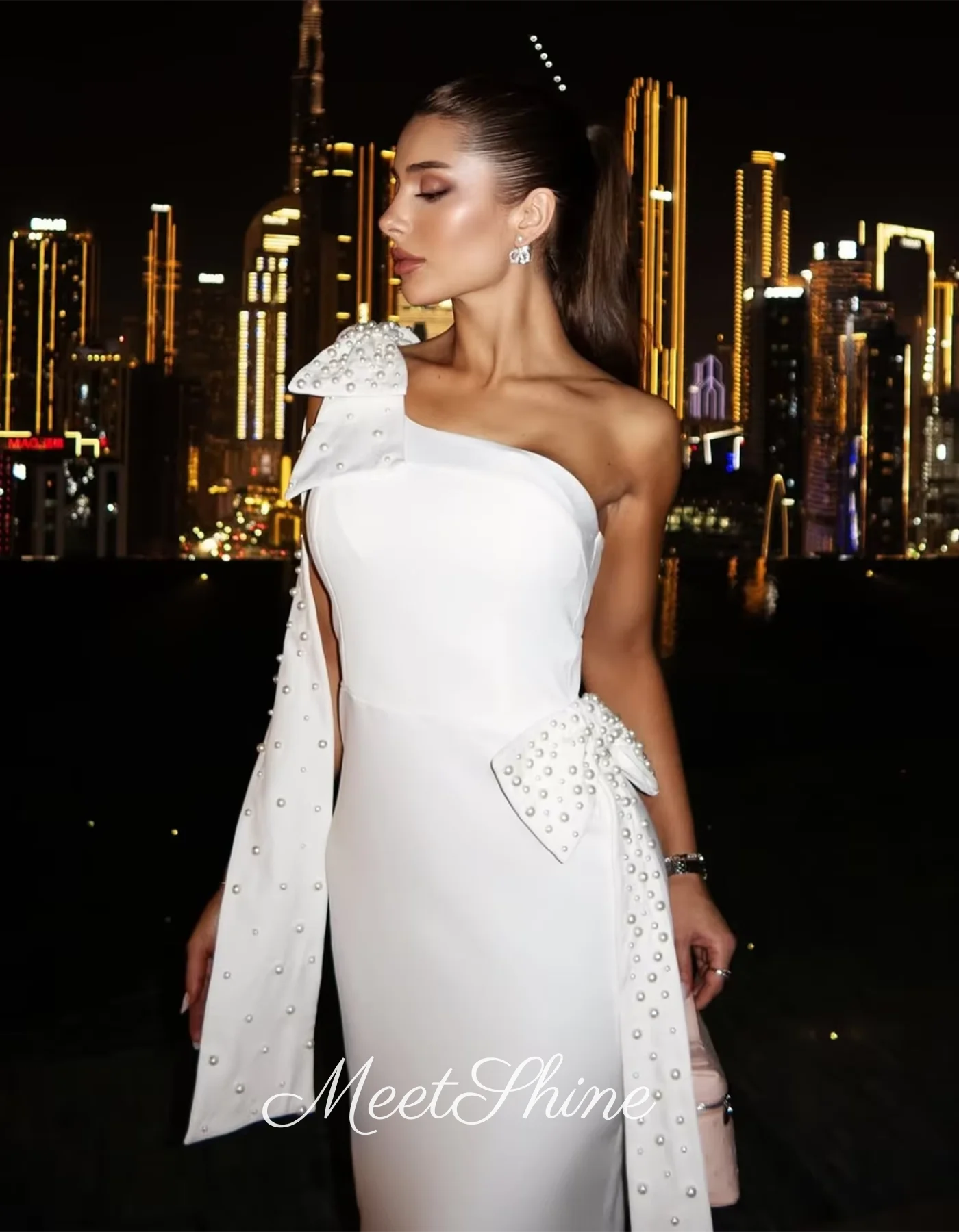 ワンショルダーイブニングパーティードレスフロアレングスホワイトビーズマーメイドウエディングドレスサウジアラビア女性フォーマルな機会のウェディングドレス