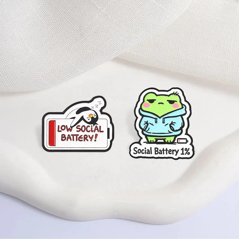 Low Social Battery Pinguin Schlafender Emaille-Anstecker Lustiger Meme-Stil Frosch-Hoodie 1 Prozent Metallbrosche Revers-Accessoire Geschenk – Detail 5