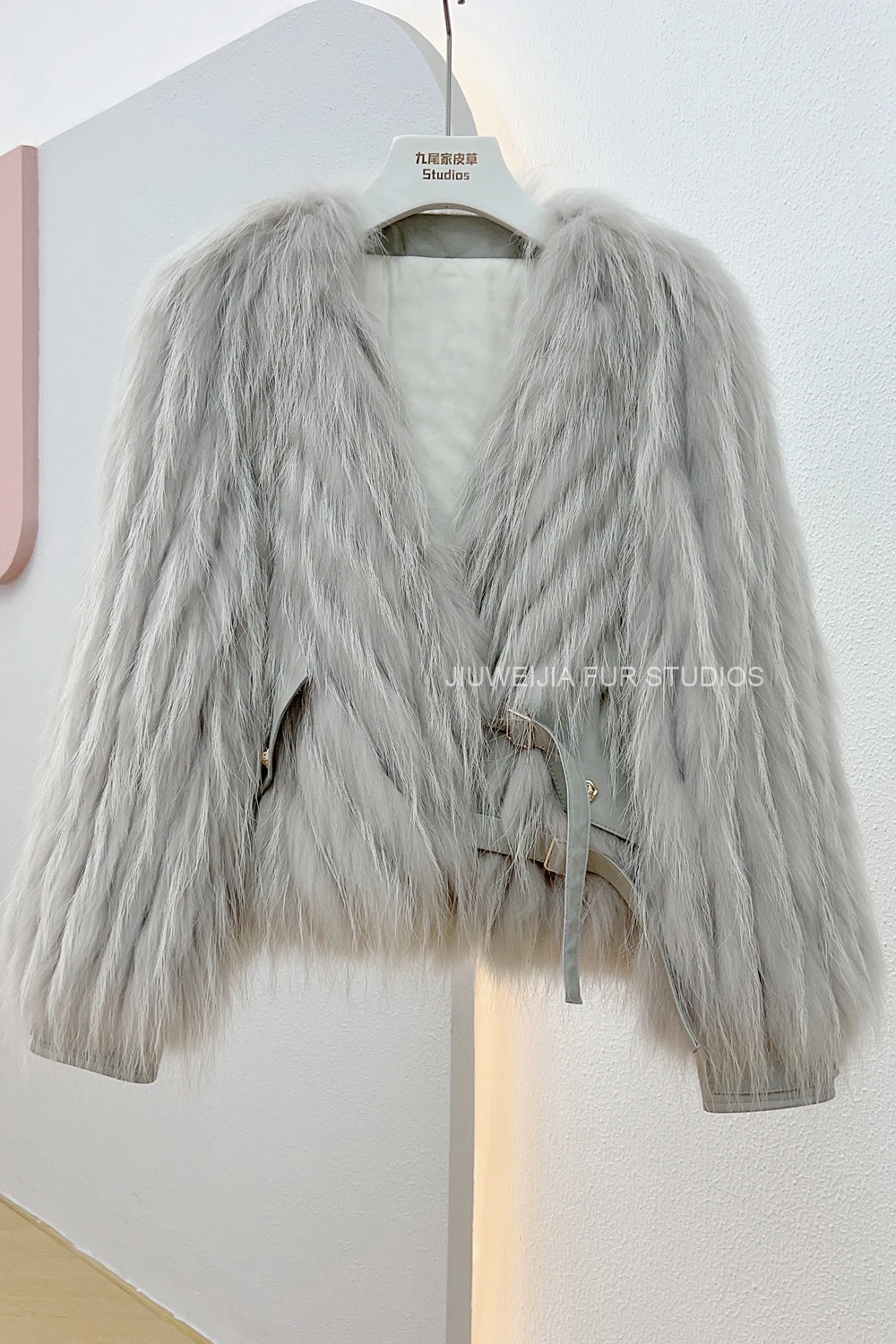 2026 Winter New Fur Strip Sewed Together Short Style Thin Raccoon Fur Fox Fur Coat Young Women's Coat