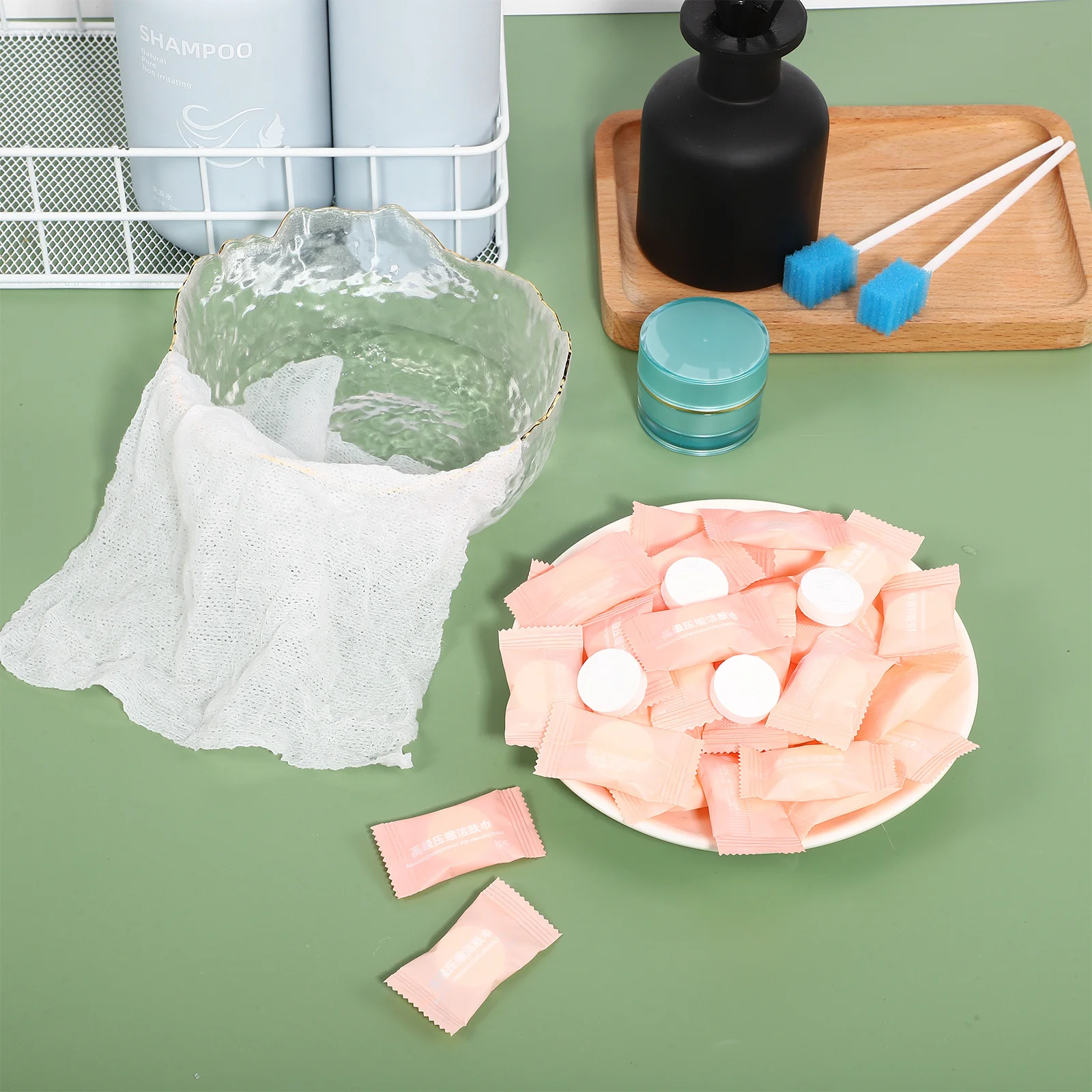 

100Pcs Travel Towel Tablets Disposable Compressed Face Towels Highly Absorbent Portable Washcloths for Camping Outdoor Facial