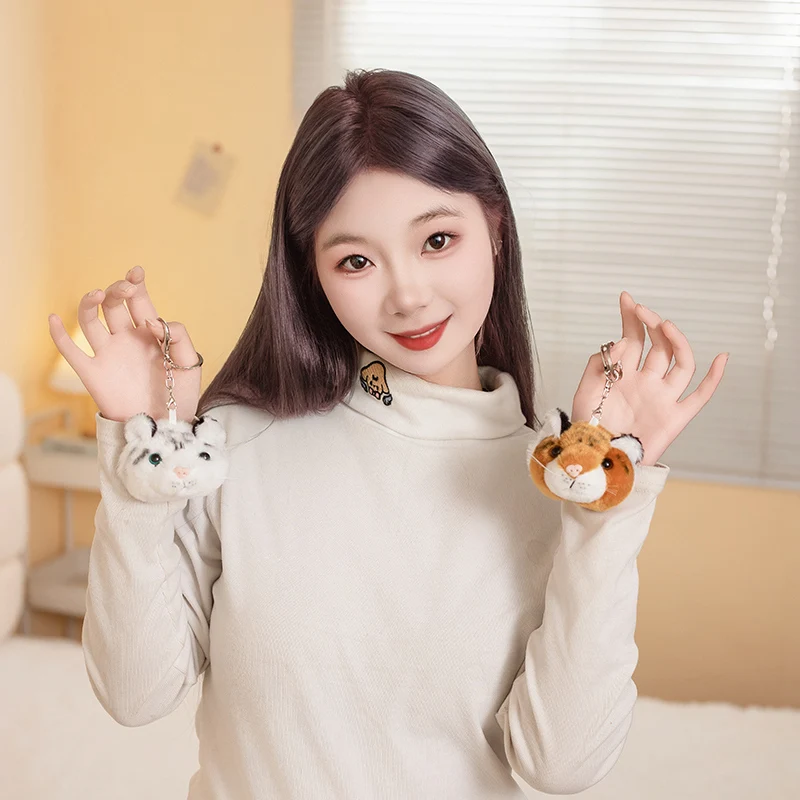かわいい虎の頭の爪のぬいぐるみペンダント、ぬいぐるみおもちゃ、バッグアクセサリー、キーホルダーペンダント、バッグ、車のペンダント、バックパック、携帯電話のぬいぐるみキーホルダー