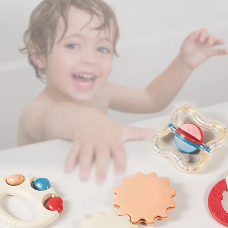 漫画の動物の歯固め赤ちゃんガラガラおもちゃソフト早期発達バスルームお風呂のおもちゃ安全新生児教育幼児用
