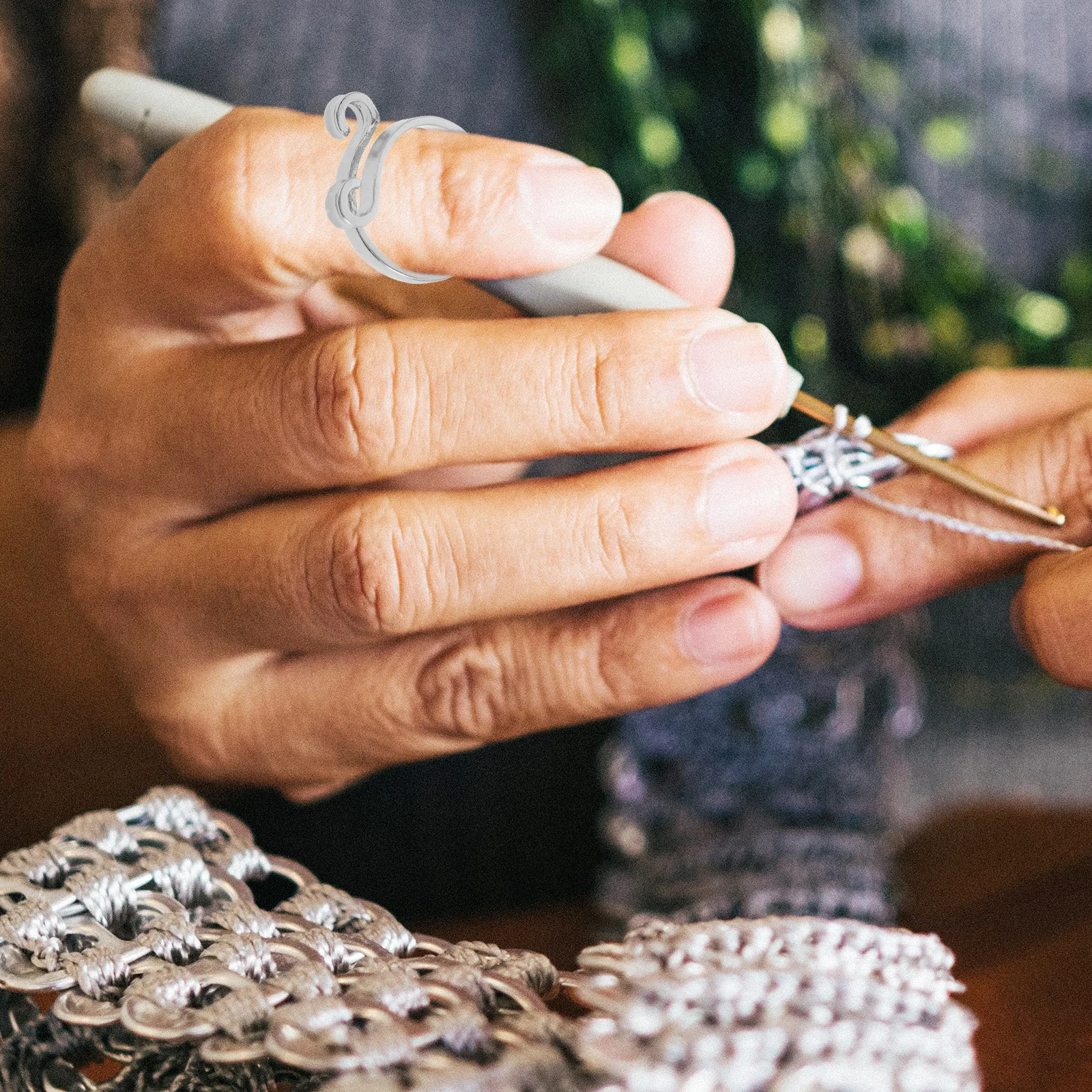 

2Pcs Alloy Knitting Rings for Finger Yarn Holder Crochet Tension Ring Craft Tools Crochet Ring Craft Rings Sewing Tool