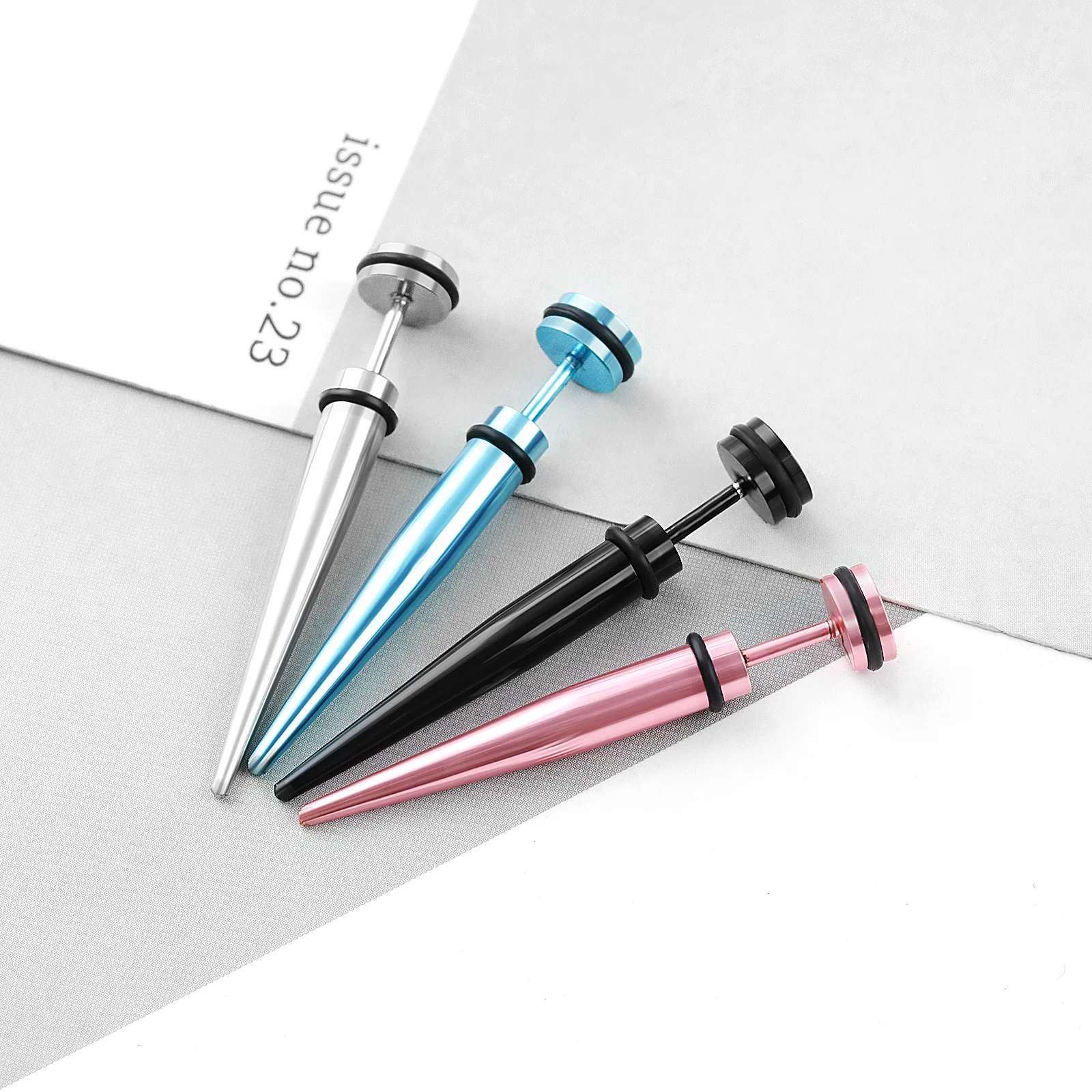 2Pcs stainless steel punk pointy cone ear expander Ear expansion hole four color color ear expander ear piercing jewelry