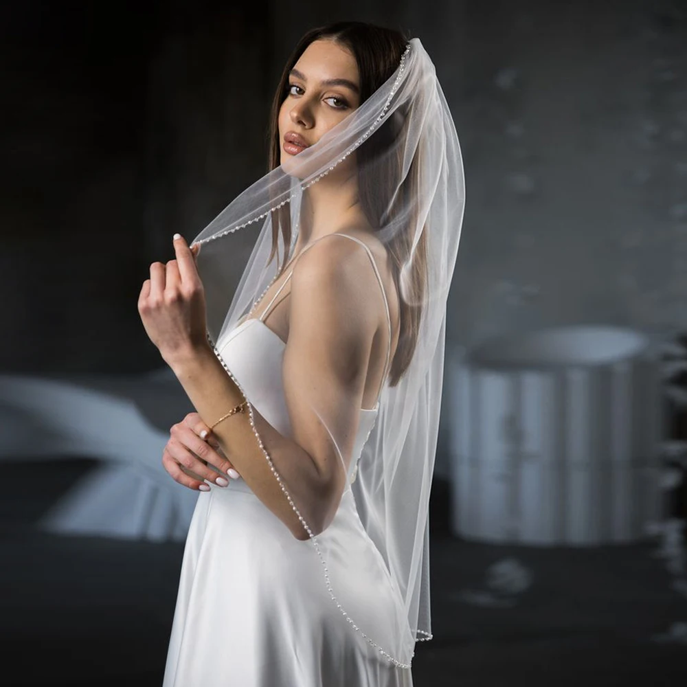 

1 Tier Wedding Veil Elegant Beaded Edge Crystal Pearls Beads Edge Veil Ivory short Bridal Veil With Comb Custom Cathedral Veil