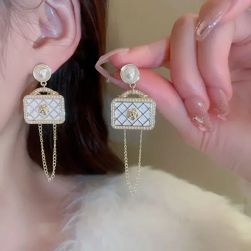 

European-style Flower-shaped Handbag Tassel Earrings, Personalized Earrings, Light Luxury and High-end Business Party Earrings