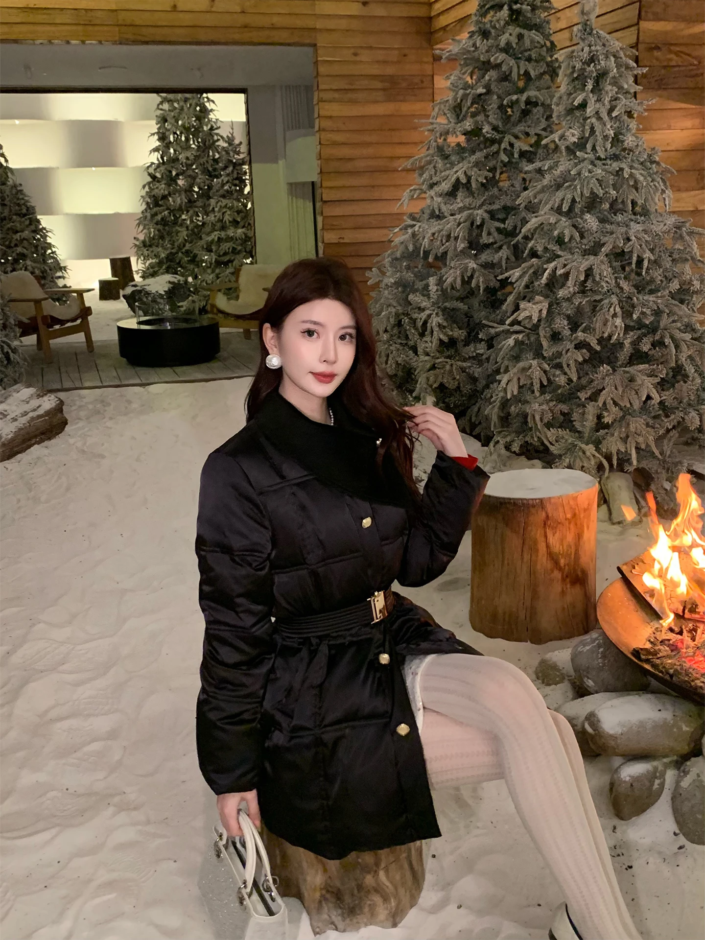 

Женское пуховое пальто Ele Bla Silk средней длины, зимнее, приталенное, с высоким содержанием натурального пуха, бренд KingUsefulNatual