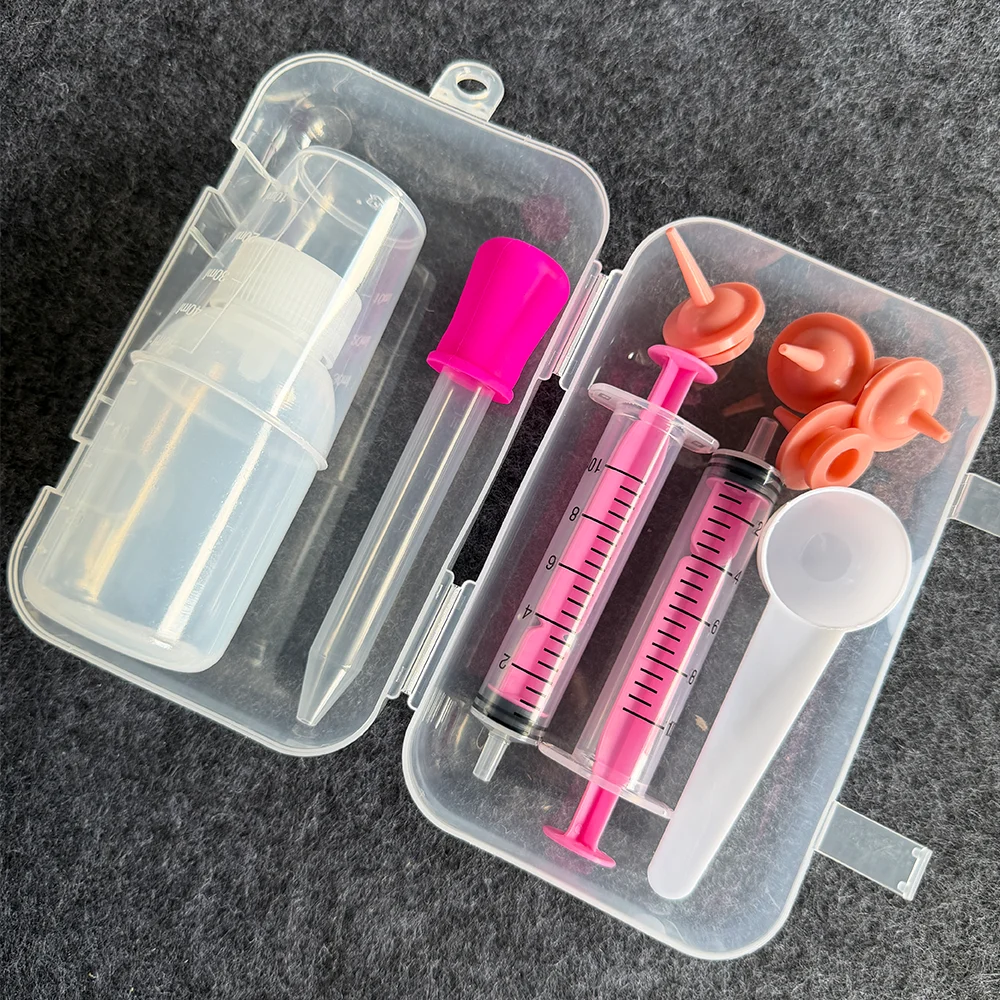 Baby Pet Care Set, with Various Tools (Nipple, Feeding Bottle, Dropper, Measuring Cup, Syringe, Spoon, Storage Box) with Clear Scale Markings to Control Feeding Amounts; Multiple Spare Silicone Tips That Are Bite-Resistant and Durable; Hard Transparent Storage Box with Compartments for Storing Accessories, for Use When Traveling or at Home, to Prevent Accessories from Being Lost. Suitable for Kittens, Puppies, Hamsters, Sugar Gliders, Chinchillas, Rabbits and Other Small Pets, It Is Highly Versatile.