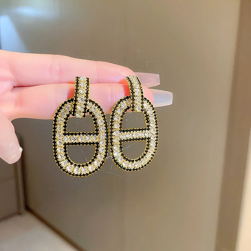 Huitan Opulent Drop Earrings with Gold Color/Black Color Cubic Zirconia Female Graceful Accessories Delicate Engagement Jewelry