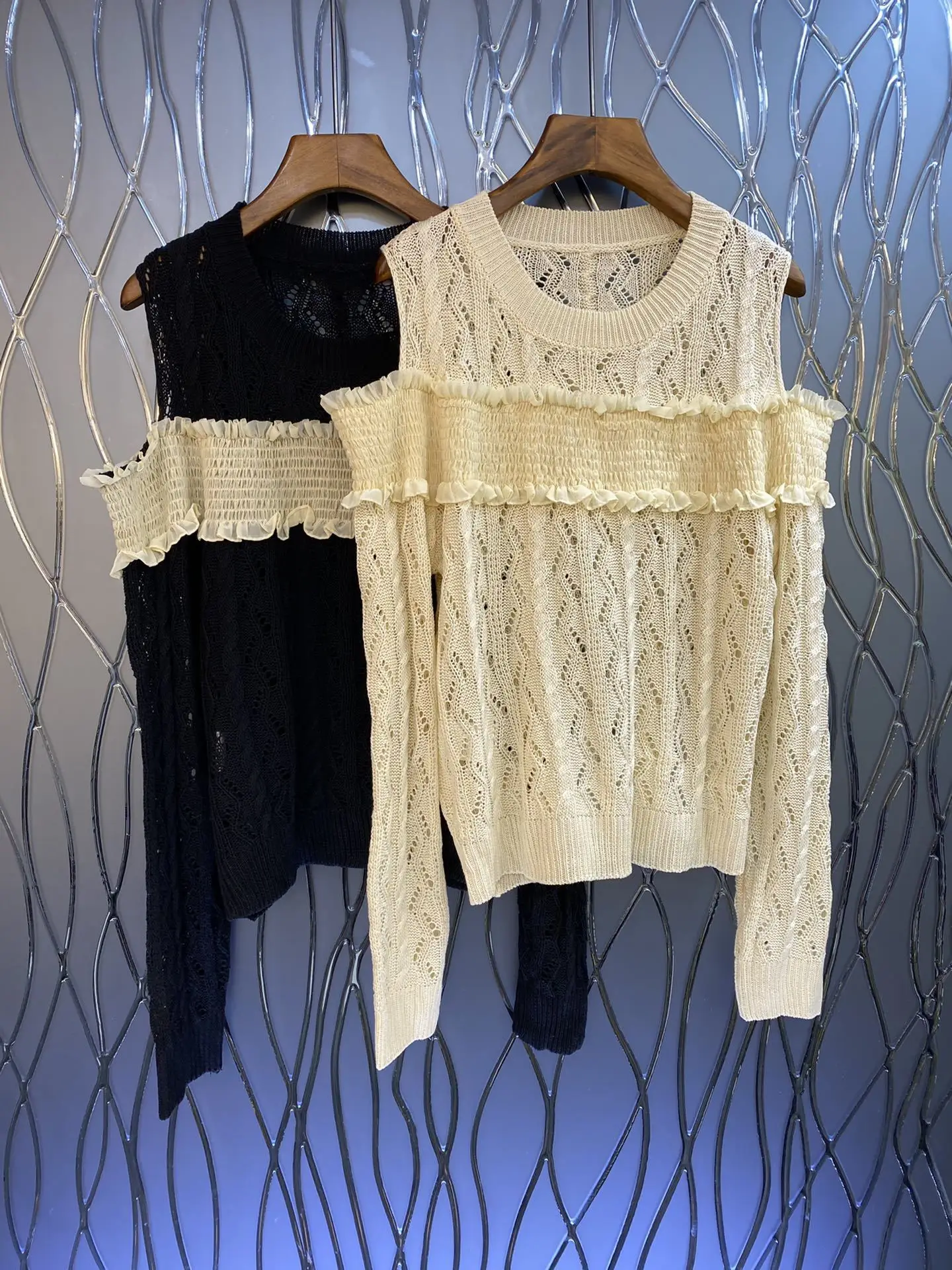 

New 2023 Autumn And Winter Women's ClothingOff-the-Shoulder Pleated Hollow Sweater 1012