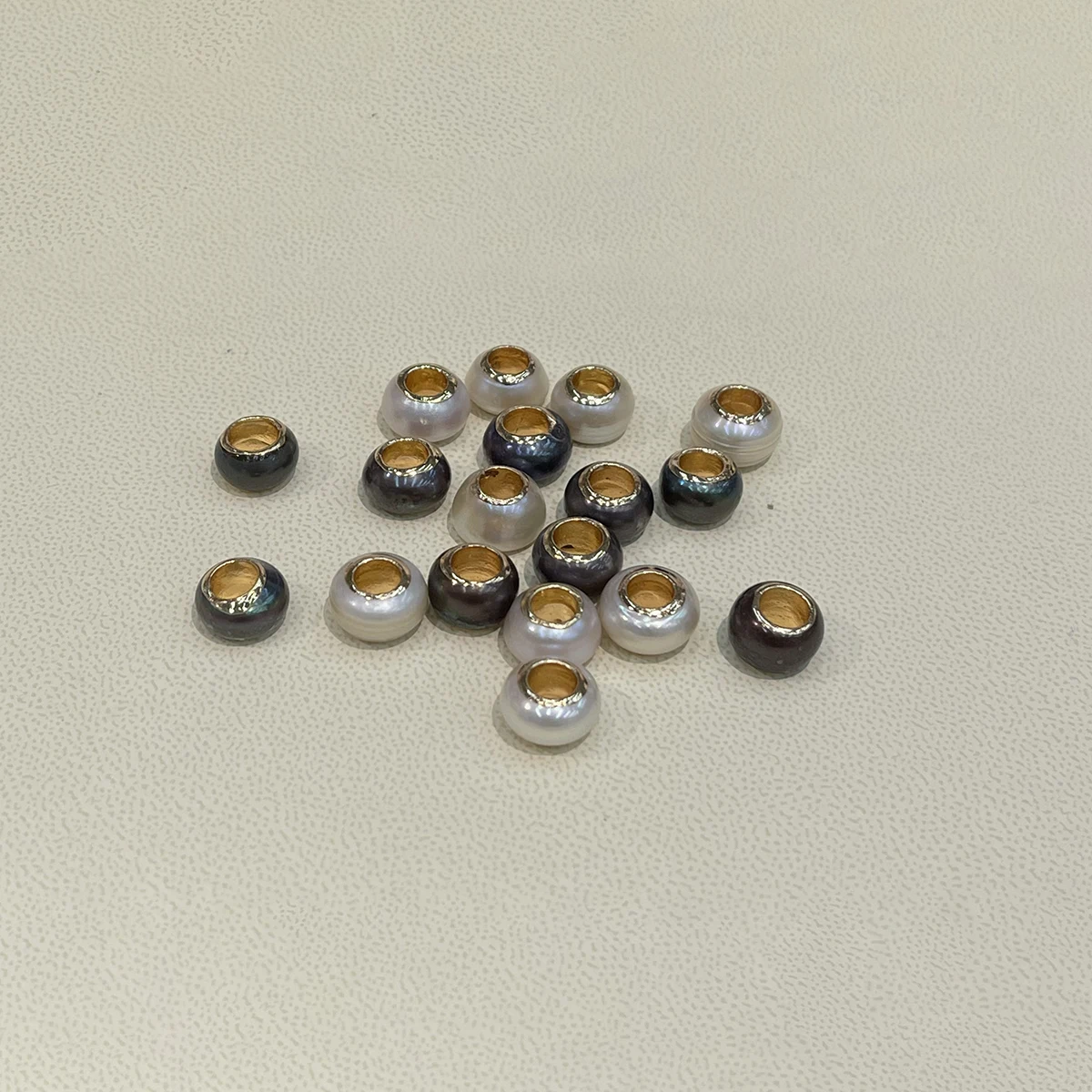 2 Stück natürliche Süßwasserperlen mit großem Loch, 12 x 13 mm, zum Basteln von Schmuck, für DIY-Halsketten, Armbänder, Ketten und Ohrringe. – Detail 6