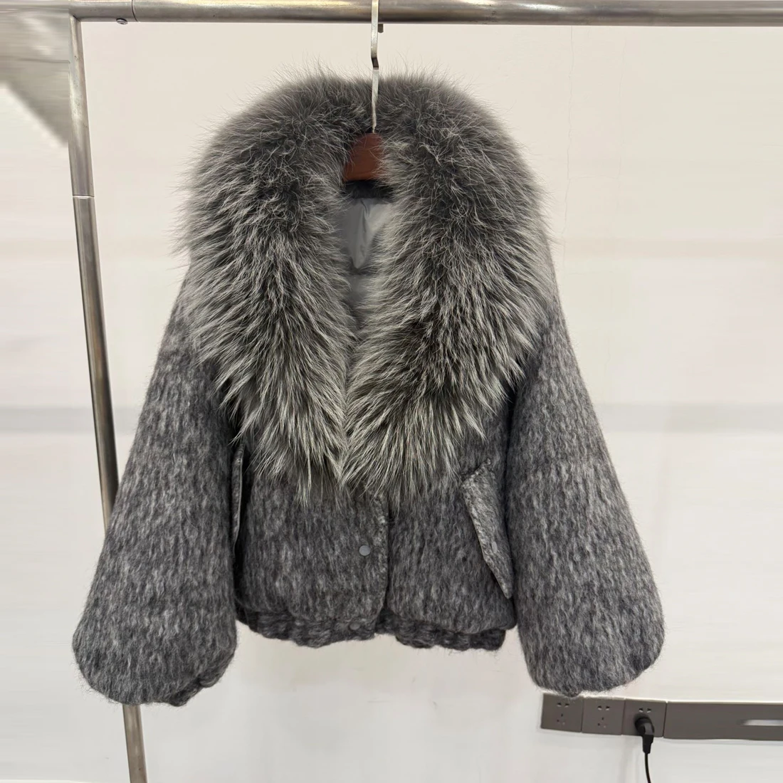 2025 New Women's ort Puffer Jaet Thiened Warm Coat with Large Fur Collar Loose Fit Faionable Woolen Ni Leather