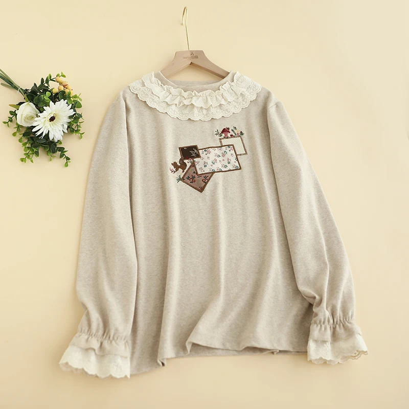 Autumn New Sweet Lace Stitched Round Neck Embroidered Tops T Shirt Women Long Sleeve Casual Base Tops 824-883