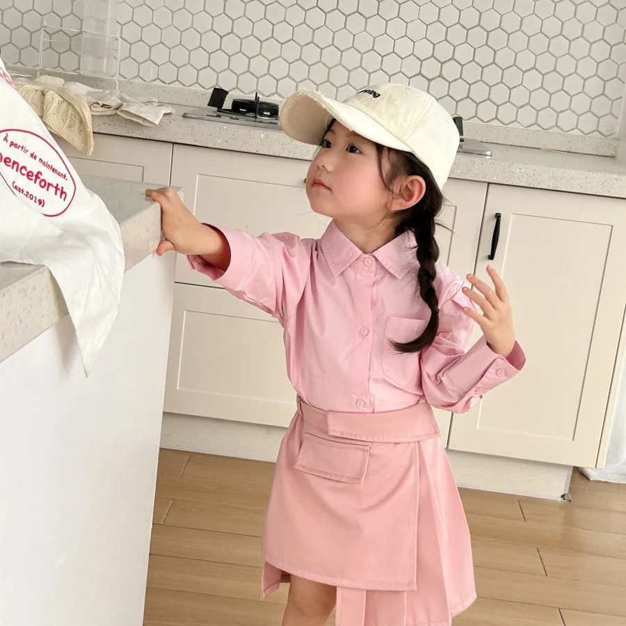 

Childrens Set Spring Retro Style Girls Lapel Collar 2024 Long Sleeved Shirt Design Sense Pleated Skirt Two Piece Button