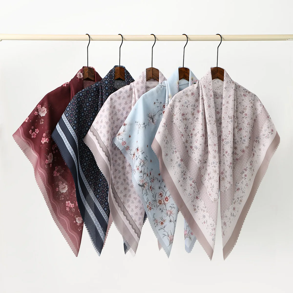 الأزهار المطبوعة موجة فسكوزي وشاح مربع الحجاب مسلم القطن الحجاب المرأة موضة ماليزيا منديل Foulard 110*110 سنتيمتر