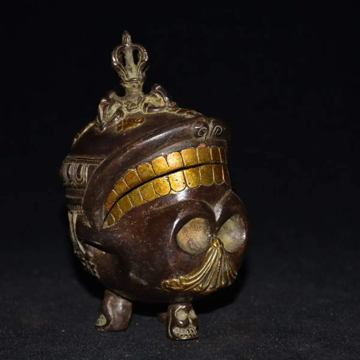 Old Collection Early Period Pure Copper Gilded Imitation Purple Copper Three Legged Skull Head Incense Burner Fine Work Width
