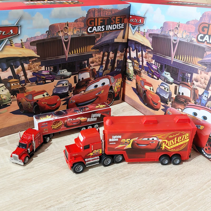 Pudełko Prezentowe Disney Pixar Auta 2026 Metalowy Model Auta z Odlewu Lightning McQueen Zabawka Ciocia Jackson Ciężarówka Chłopiec Urodziny Zabawki Prezenty Świąteczne